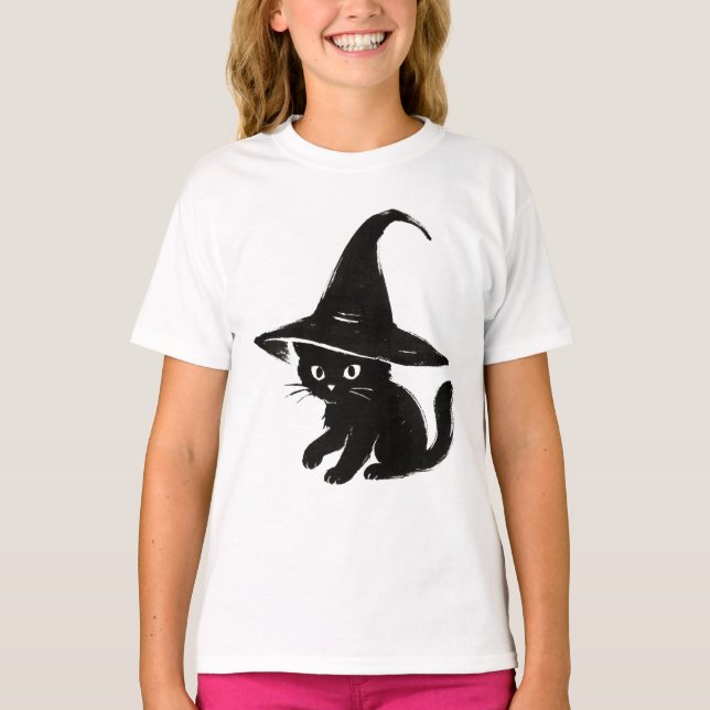 Minimalist Black Cat with Witch Hat Design on T-Shirt (Vorderseite)