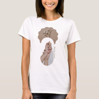 Minimalist Holding Hands Ästhetik T-Shirt | Boho