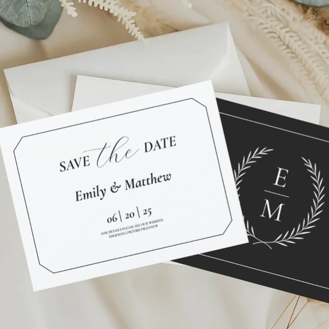 Minimalist Laurel Monogram Wedding Save The Date Ankündigungspostkarte (Von Creator hochgeladen)