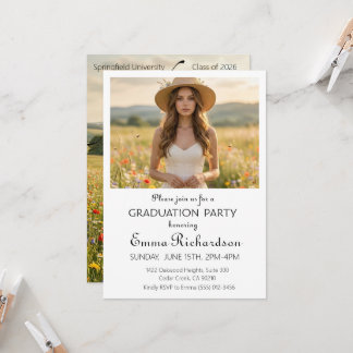 Minimalist Modern Typography Graduation Party Einladung