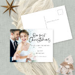 Minimalist Our First Christmas Mr Mrs Photo Feiertagspostkarte<br><div class="desc">Minimalist Our First Christmas As Mr and Mrs Photo. Great to celebrate your 1st married Christmas along with your festive wishes. A playful set script for Our First Christmas and the rest of the text is easy to personalise. Replace the sample photo with your own favorite. A gradient overlay layer...</div>