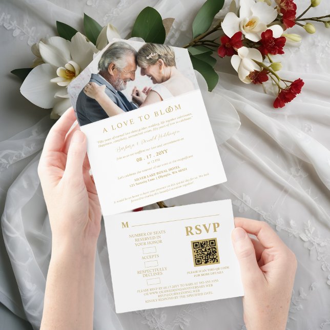 Minimalist Romantic Wedding Photo Anniversary All In One Einladung (Minimalist Romantic Wedding Photo Anniversary in Faux Gold All in One Invitation with QR Code. )