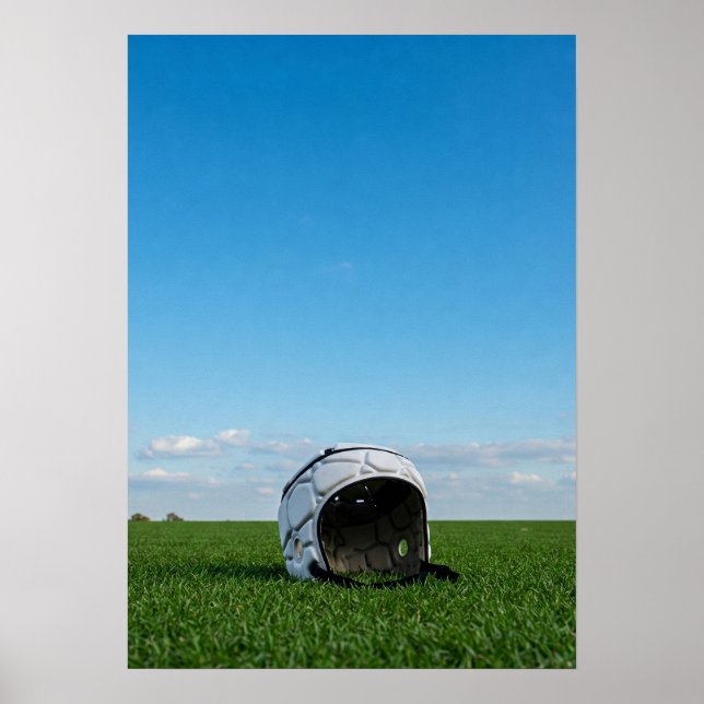 Minimalist Rugby Helmet on Grass Poster (Vorne)