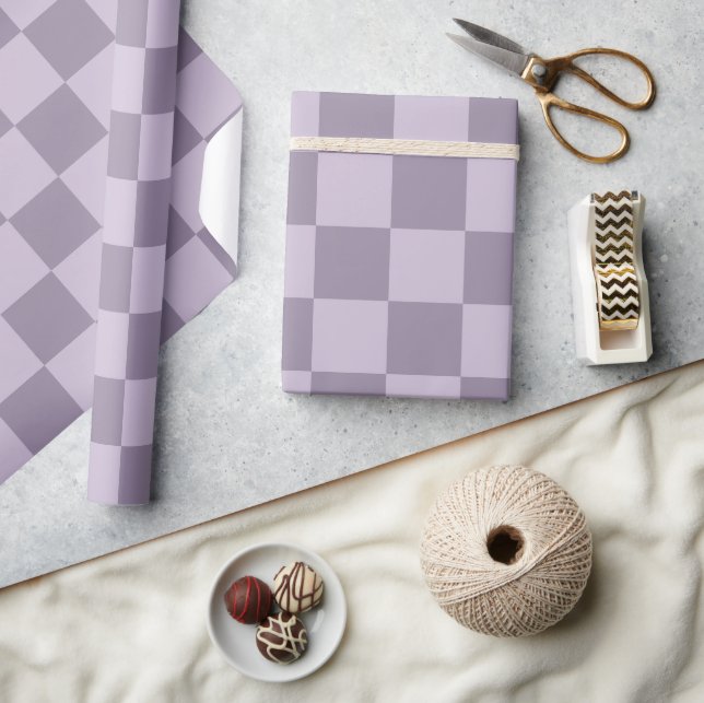Minimalist Soft Lavender Checkerboard Pattern Geschenkpapier (Kunsthandwerk)
