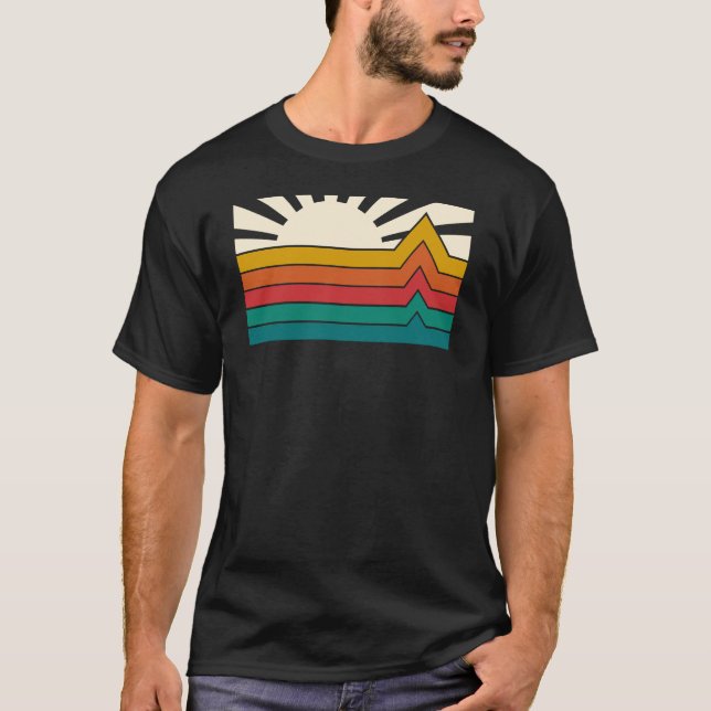 Minimalist sunrise and waves T-Shirt (Vorderseite)