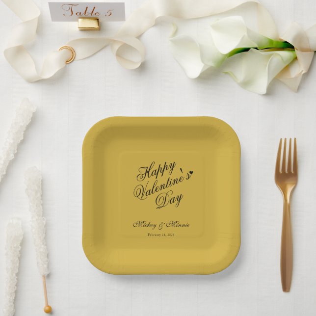 Minimalist Valentine’s Day Love Themed Pappteller (Hochzeit)