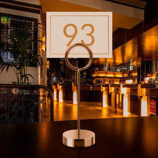Minimalist Weißgold Text Restaurant Tischnummer
