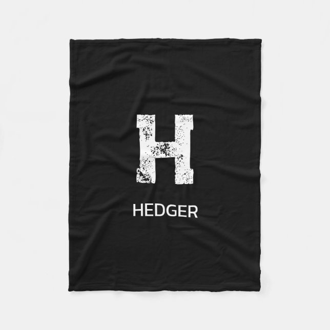 MINIMALIST WHITE ONE LETTER MONOGRAM NAME BLACK FLEECEDECKE (Vorderseite)