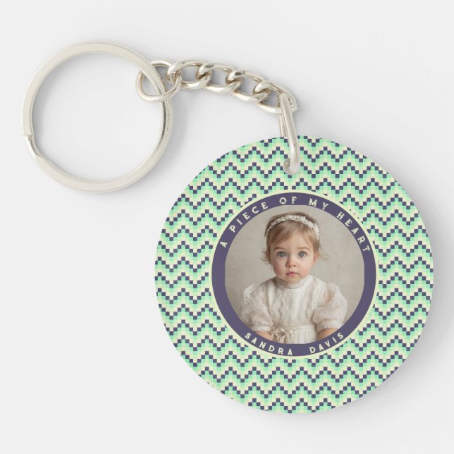 Minimalistic Birthday Gift Ideas Stripe Pattern Schlüsselanhänger (Vorderseite)