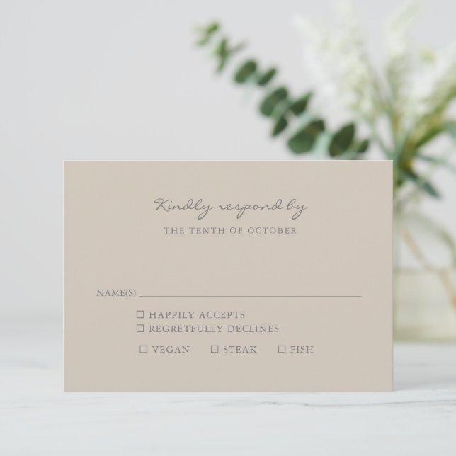 Minimalistisch Beige Taupe Drehbuch Auswahl RSVP Karte (Stehend Vorderseite)