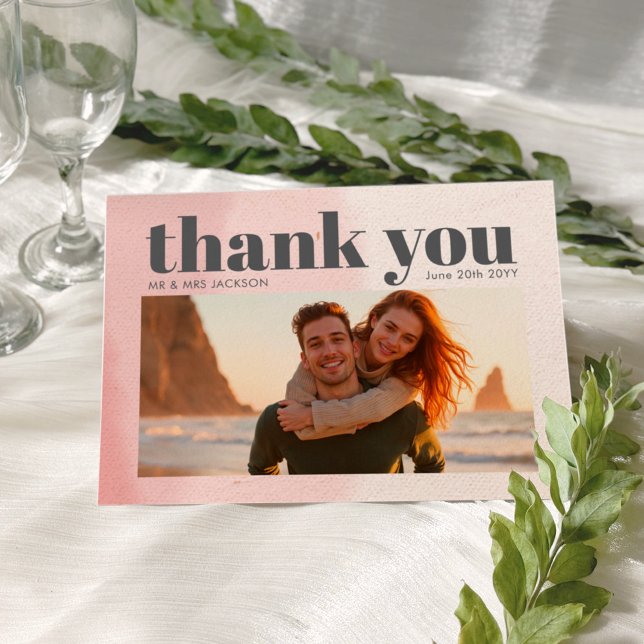 Minimalistisch Blush & Bloom Bold Script Foto Wedd Dankeskarte (Von Creator hochgeladen)