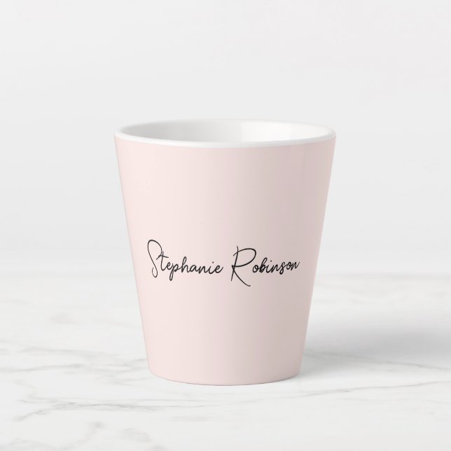 Minimalistisch Blush Monogram Name Typografy Scrip Milchtasse (Vorderseite)