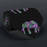 Minimalistisch bunter Stamm Blumennebel Krawatte<br><div class="desc">Farbenvolles und elegantes Design,  das handgezeichnete Stammeselefanten auf schwarzem Hintergrund darstellt.</div>