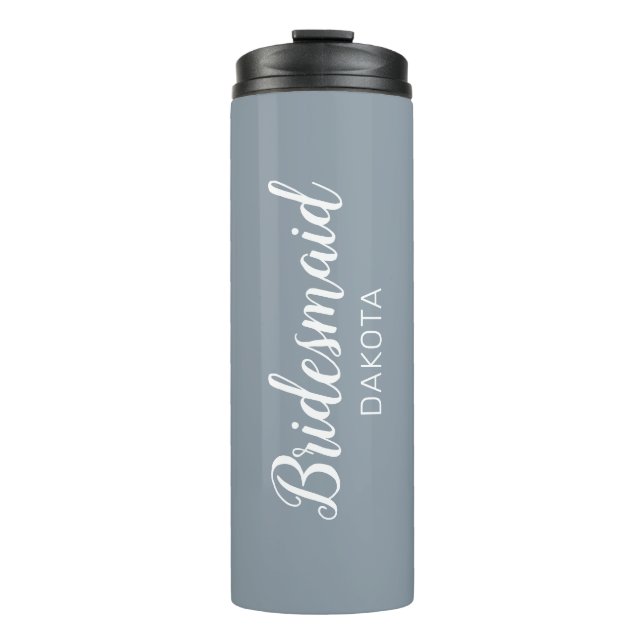 Minimalistisch Dusty Blue Bridesmaid Name Thermosbecher (Vorderseite)