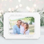 Minimalistisch frohe Weihnachts-Foto Landschaft Feiertagskarte<br><div class="desc">Einfache Weihnachten | Holiday Fotokarte zeigt Ihr Foto in Form eines Tickets mit einem Wintergarten-Muster auf der Rückseite. Klicken Sie auf die SCHALTFLÄCHE BLAUE DESIGN TOOL,  um eine erweiterte Anpassung dieses Designs zu erhalten.</div>