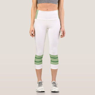 Minimalistisch, Fünf grüne Retro-Streifen, Text We Capri Leggings