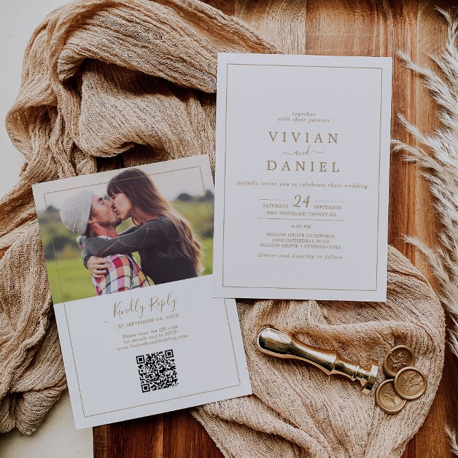 Minimalistisch Gold Foto QR Code in einer Hochzeit Einladung (Von Creator hochgeladen)
