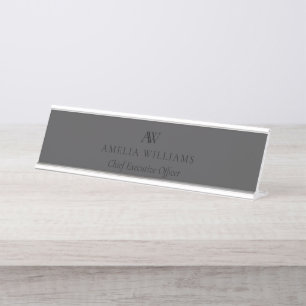 Minimalistisch Matte Black Monogram Schreibtischnamensplakette