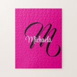 Minimalistisch moderner Monogramm Anfangsname heiß<br><div class="desc">Minimalistische moderne Monogramm Anfangsname Schwarz-weiß. Personalisierbarer individuelle Name mit einem kursiven Initial hinter einer heißen rosa Farbe.</div>