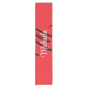 Minimalistisch moderner Monogramm Anfangsname rot Kurzer Tischläufer