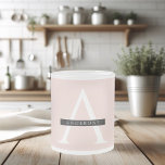 Minimalistisch Pastellrosa Personalisierter Name Mattglastasse<br><div class="desc">Minimalistisch Pastellrosa Personalisierter Name</div>