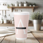 Minimalistisch Pastellrosa Personalisierter Name Milchtasse<br><div class="desc">Minimalistisch Pastellrosa Personalisierter Name</div>