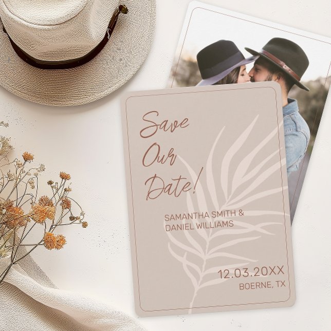 Minimalistisch Terracotta Boho Wedding Foto Einladung (Boho Terracotta Save Our Date Cards)
