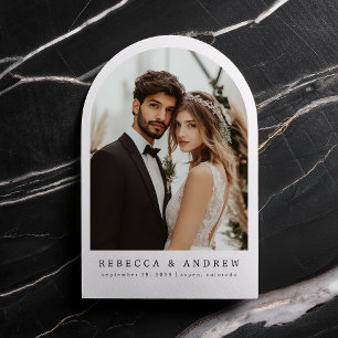 Minimalistische Ankündigung einer Hochzeit im mode