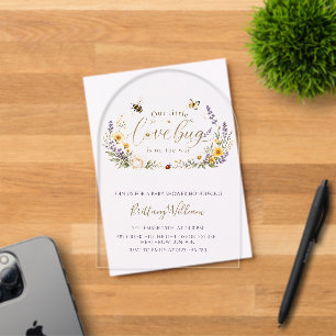 Minimalistische Babyparty mit Wildblumen und Insek Acryleinladungen