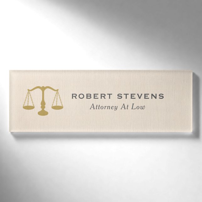 Minimalistische Beige Leinen & Gold Justice Scale Namenschild (Vorderseite)