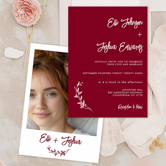 Minimalistische Burgundy Foliage Motif Wedding Einladung (Minimalist Burgundy Wedding Invitation, Modern Burgundy Wedding Invitation Photo, Foliage Motif, )
