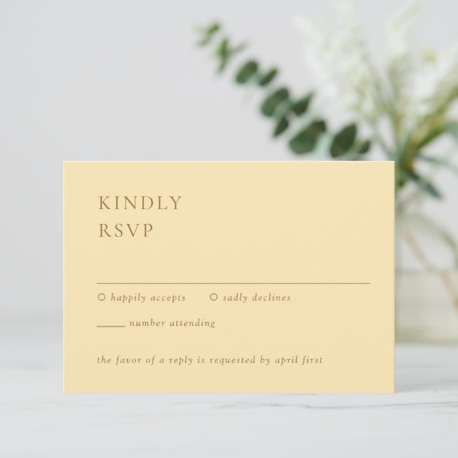 Minimalistische Buttergelbe Moderne Hochzeit RSVP Karte (Stehend Vorderseite)
