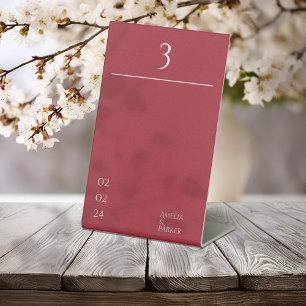 Minimalistische Crimson Red Wedding Tischnummern Sockelschild