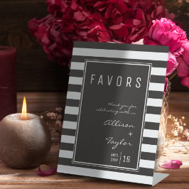 Minimalistische Gastgeschenk Hochzeit in Schwarz u Sockelschild