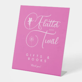 Minimalistische Geburtstagsgeschenke und Bücher Sockelschild