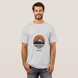 Minimalistische Grafik von Naturberg und Sonnenunt T-Shirt