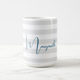 Minimalistische graue Streifen Blauer Name Kaffeetasse