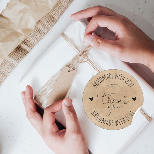 Minimalistische Handarbeit mit Liebe Runder Aufkleber (Von Creator hochgeladen)