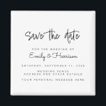 Minimalistische Hochzeit Datum speichern Magnet<br><div class="desc">Eine einfache Hochzeit speichert den Datums-Magneten. Personalisieren Sie dieses minimalistisch schwarz-weiß Hochzeitsankündigung Design,  um Ihre persönlichen Daten und Nachricht zu haben.</div>