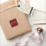 Minimalistische Hochzeit in Burgund Rot und Weiß Quadratischer Aufkleber<br><div class="desc">.: Minimalistisches Hochzeitsdesign .: Vollständig anpassbar - ändern Sie den Text,  den Schriftart,  die Größe des Schriftartes und die Farbe des Schriftartes. .: Coordinating Items verfügbar .: Design auch in anderen Farben verfügbar.</div>