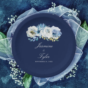 Minimalistische Hochzeit mit weißer Blüte Pappteller