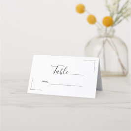 Minimalistische Hochzeitsstimmung mit überquerende Platzkarte