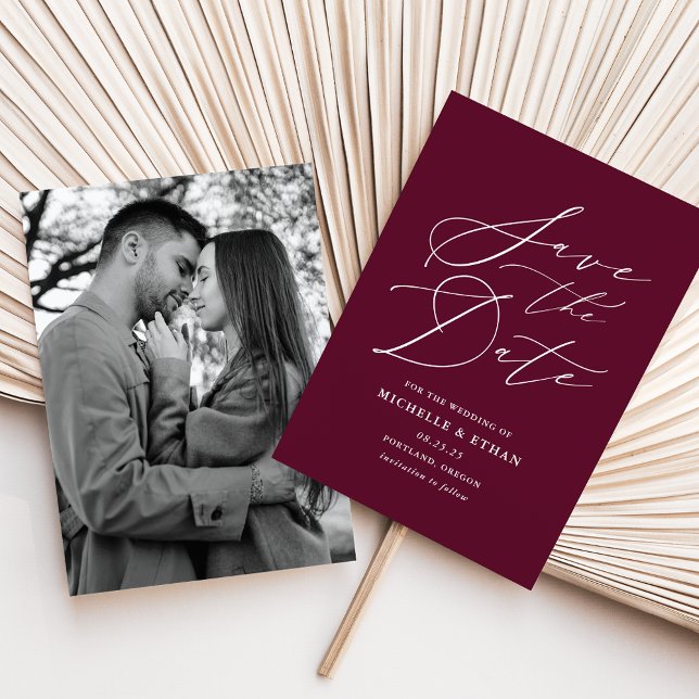 Minimalistische Kalligrafie Burgundy Foto Save The Date (Von Creator hochgeladen)