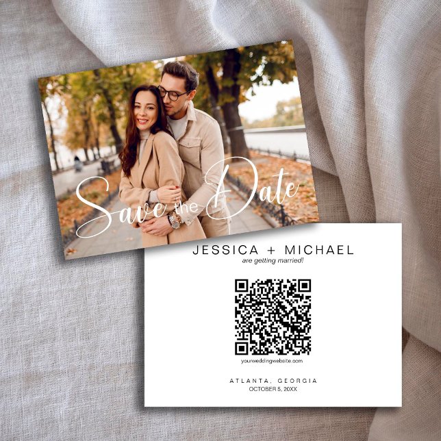 Minimalistische Kalligrafie-Script-Foto mit QR-Cod Save The Date (Von Creator hochgeladen)
