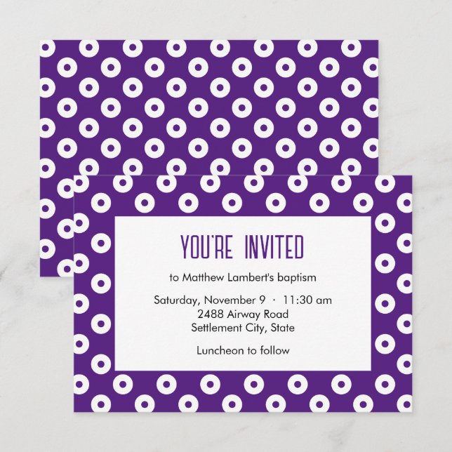 Minimalistische Lila und weiße Polka-Dot-Taufe Einladung (Vorne/Hinten)