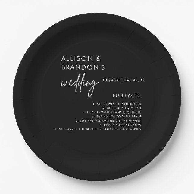 Minimalistische, moderne Black Wedding Fun Fakten Pappteller (Vorderseite)