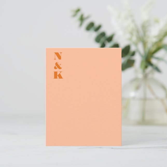 Minimalistische moderne Monogramm-Initialen Pfirsi Dankeskarte (Stehend Vorderseite)