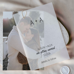 Minimalistische Moderne Save the Date mit Initiale