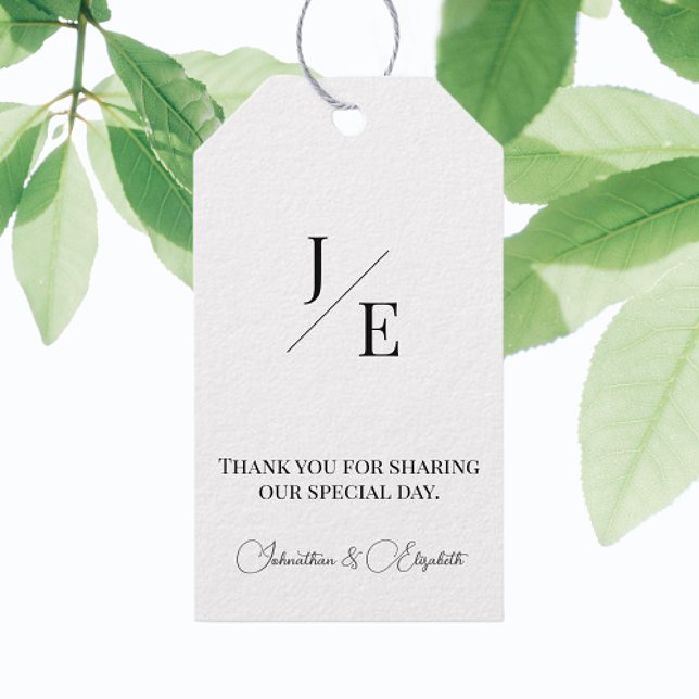 Minimalistische Monogramm-Hochzeit | Weiß Geschenkanhänger (Minimalist Monogram Wedding Gift Tags)