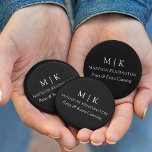 Minimalistische Monogramm oder Hinzufügen von Logo Button<br><div class="desc">Moderne Minimalistische Button Back Button. Schwarz & Weiß oder wählen Sie Ihre eigenen Farben. Ideal für kleine Unternehmen,  Firmen-Marken,  Restaurants,  Bars,  Caterer,  Gastfreundschaft und vieles mehr. Einfach mit Ihren Monogramm-Initialen,  Firmennamen und Informationen,  Jobtitel,  Slogan oder sogar mit Ihrem Logo oder persönlichem Markendesign personalisieren.</div>